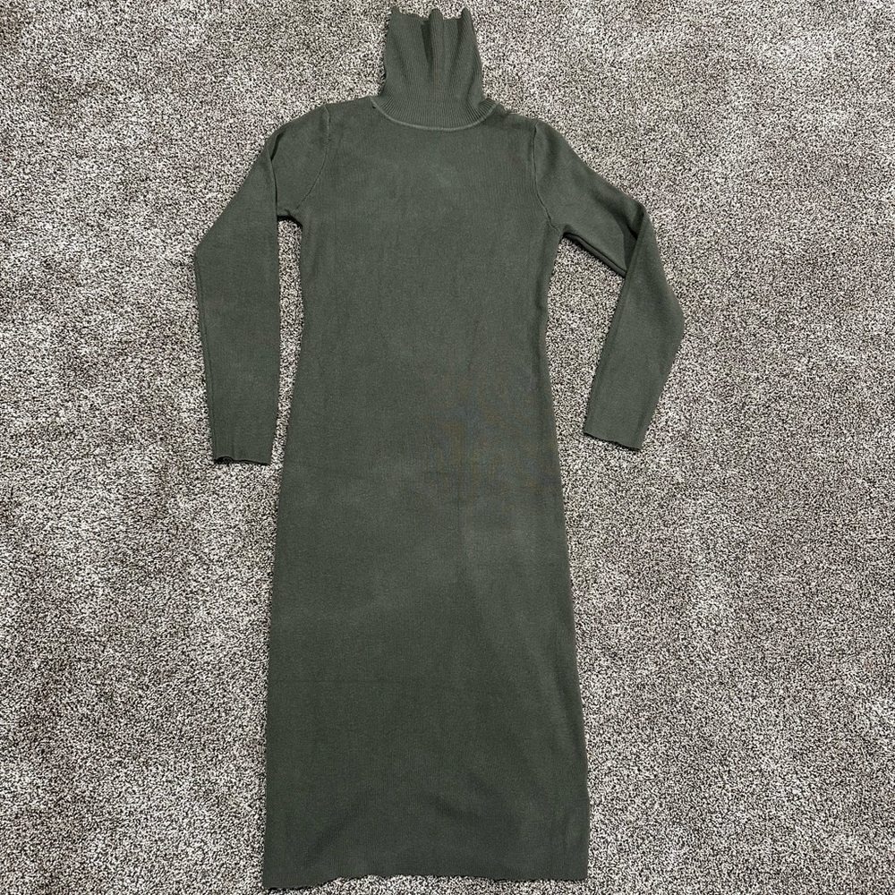 Women’s fitted sweater dress